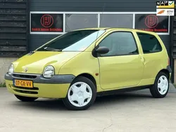 Geel Gebruikt 2001 Renault Twingo Expression Hatchback | € 1.495 (Eerlijke prijs)
