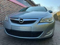 Grijs Gebruikt 2011 Opel Astra Sedan | € 4.950 (Eerlijke prijs)