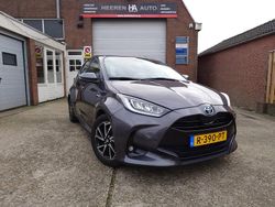 Grijs Gebruikt 2020 Toyota Yaris Hybrid Hatchback | € 19.500 (Eerlijke prijs)