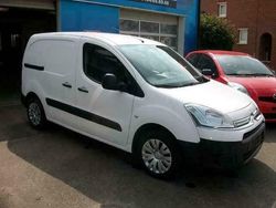 Rood Gebruikt 2015 Citroën Berlingo MPV | € 7.500 (Iets duurder)