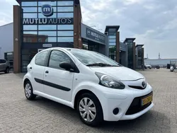 Wit Gebruikt 2012 Toyota Aygo Comfort Hatchback | € 3.690 (Eerlijke prijs)