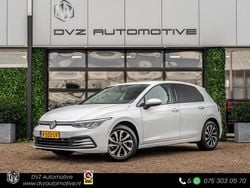 Wit Gebruikt 2022 VW Golf VIII Active Hatchback | € 18.950 (Eerlijke prijs)