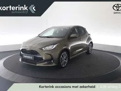 Groen, metallic lak Gebruikt 2024 Toyota Yaris Executive Hatchback | € 29.950 (Duur)