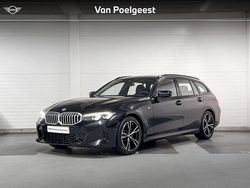 Zwart (metallic) Gebruikt 2024 BMW 318 Stationwagen | € 43.900 (Iets duurder)