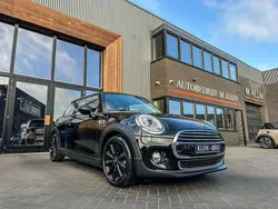 Zwart, metallic lak Gebruikt 2016 Mini Cooper Chili Hatchback | € 13.500 (Eerlijke prijs)
