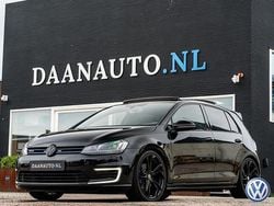 Zwart Gebruikt 2015 VW Golf VII Executive Hatchback | € 11.950 (Eerlijke prijs)