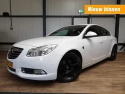 Wit Gebruikt 2013 Opel Insignia Sport Hatchback | € 7.990