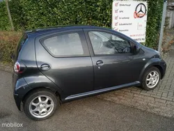 Grijs Gebruikt 2011 Toyota Aygo Hatchback | € 4.950 (Iets duurder)