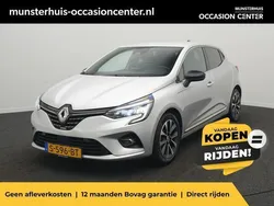 Grijs metallic Gebruikt 2023 Renault Clio V Techno Hatchback | € 15.950 (Eerlijke prijs)