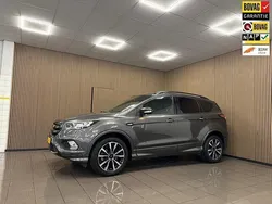 Grijs Gebruikt 2017 Ford Kuga ST-Line SUV | € 16.450 (Eerlijke prijs)