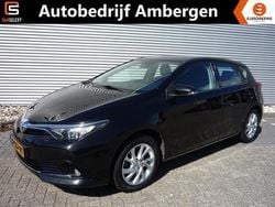 Zwart Gebruikt 2016 Toyota Auris Edition Hatchback | € 12.950 (Eerlijke prijs)
