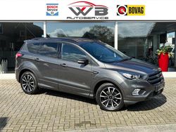 Grijs Gebruikt 2017 Ford Kuga ST-Line SUV | € 22.449 (Duur)