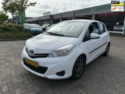 Wit Gebruikt 2014 Toyota Yaris Hatchback | € 7.450 (Eerlijke prijs)