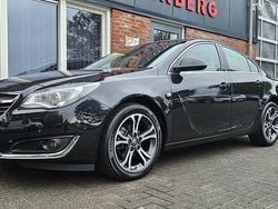 Zwart Gebruikt 2015 Opel Insignia Cosmo Sedan | € 12.750 (Eerlijke prijs)