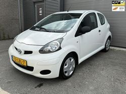 Wit Gebruikt 2010 Toyota Aygo Hatchback | € 2.250 (Goede deal)