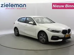 Wit Gebruikt 2021 BMW 118 Comfort Edition Hatchback | € 18.845 (Eerlijke prijs)
