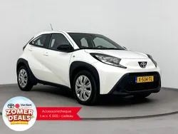 Wit Gebruikt 2024 Toyota Aygo Play Hatchback | € 18.499 (Eerlijke prijs)