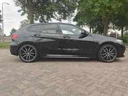 Zwart Gebruikt 2020 BMW 118 Hatchback | € 27.000