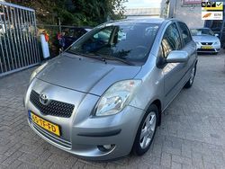 Grijs Gebruikt 2006 Toyota Yaris Luna Hatchback | € 3.250 (Eerlijke prijs)