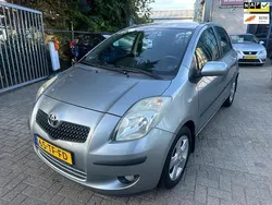 Grijs Gebruikt 2006 Toyota Yaris Luna Hatchback | € 3.249 (Eerlijke prijs)