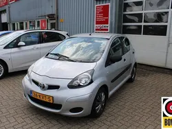 Grijs Gebruikt 2010 Toyota Aygo Hatchback | € 3.450 (Goede deal)