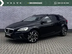 Zwart Gebruikt 2019 Volvo V40 CC Summum Stationwagen | € 21.899 (Eerlijke prijs)
