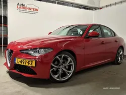 Rood Gebruikt 2018 Alfa Romeo Giulia Business Sedan | € 27.950 (Super prijs)
