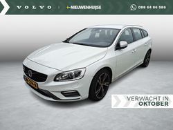 Wit Gebruikt 2017 Volvo V60 R-Design Stationwagen | € 17.694 (Eerlijke prijs)