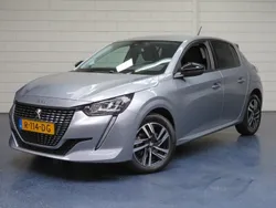 Grijs, metallic lak Gebruikt 2022 Peugeot 208 Allure Hatchback | € 19.999 (Goede deal)