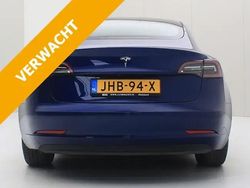 Blauw Gebruikt 2021 Tesla Model 3 Standard Range Sedan | € 25.900 (Eerlijke prijs)