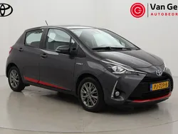 Grijs Gebruikt 2017 Toyota Yaris Hybrid Design Hatchback | € 15.499 (Eerlijke prijs)