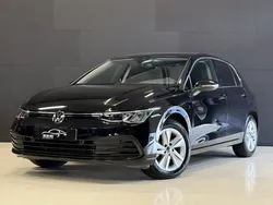Zwart Gebruikt 2023 VW Golf VIII Business Hatchback | € 25.880 (Eerlijke prijs)
