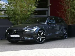 Grijs Gebruikt 2024 Volvo V60 Plus Stationwagen | € 47.900 (Iets duurder)