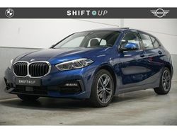 Blauw Gebruikt 2021 BMW 118 Basis Hatchback | € 21.940 (Eerlijke prijs)