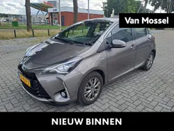 Grijs Gebruikt 2017 Toyota Yaris Hybrid Executive Hatchback | € 16.440 (Goede deal)