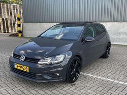 Grijs Gebruikt 2017 VW Golf VII Highline Stationwagen | € 18.250 (Iets duurder)