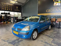 Blauw Gebruikt 2002 Renault Clio II Expression Hatchback | € 750 (Eerlijke prijs)