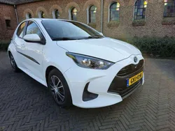 Wit Gebruikt 2022 Toyota Yaris Hybrid Hatchback | € 19.999 (Goede deal)