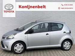 Grijs Gebruikt 2013 Toyota Aygo Comfort Hatchback | € 5.995 (Duur)
