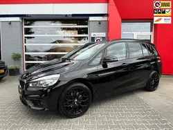 Zwart Gebruikt 2016 BMW 218 Executive Stationwagen | € 9.950 (Eerlijke prijs)