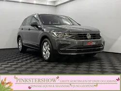 Grijs, metallic lak Gebruikt 2023 VW Tiguan Business SUV | € 33.950 (Super prijs)