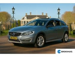 Blauw Gebruikt 2019 Volvo V60 CC Stationwagen | € 27.895 (Eerlijke prijs)