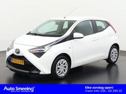 Wit Gebruikt 2019 Toyota Aygo X-play Hatchback | € 13.945 (Eerlijke prijs)