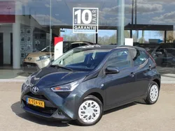 Grijs Gebruikt 2021 Toyota Aygo X-play Hatchback | € 11.495 (Eerlijke prijs)