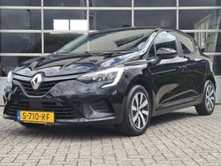 Zwart Gebruikt 2023 Renault Clio V Equilibre Hatchback | € 15.400 (Eerlijke prijs)