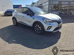 Grijs Gebruikt 2024 Renault Captur Techno SUV | € 28.500 (Eerlijke prijs)