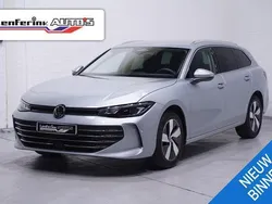 Zilver Gebruikt 2024 VW Passat Business Stationwagen | € 38.800 (Duur)