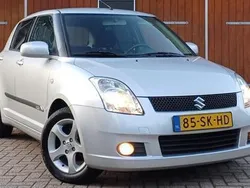 Grijs, metallic lak Gebruikt 2006 Suzuki Swift Exclusive Hatchback | € 3.450 (Iets duurder)