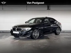 Zwart Gebruikt 2024 BMW 320e Shadowline Sedan | € 44.900 (Eerlijke prijs)