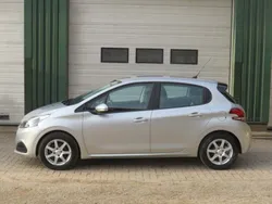 Grijs Gebruikt 2017 Peugeot 208 Active Hatchback | € 8.950 (Eerlijke prijs)